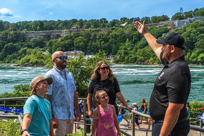 niagara-falls-usa-canada-tour-with-cave-boat-ride-and-lunch-2
