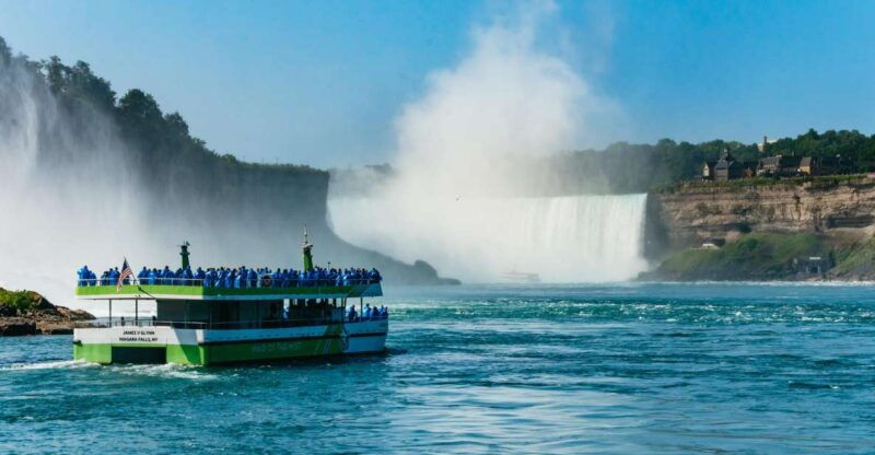 niagara-falls-usa-cave-of-the-winds-maid-of-the-mist-ride