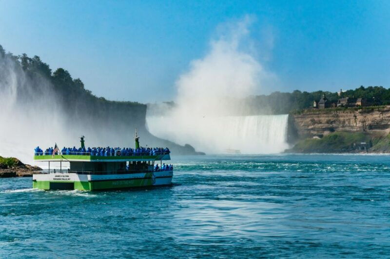 niagara-falls-usa-cave-of-the-winds-maid-of-the-mist-ride