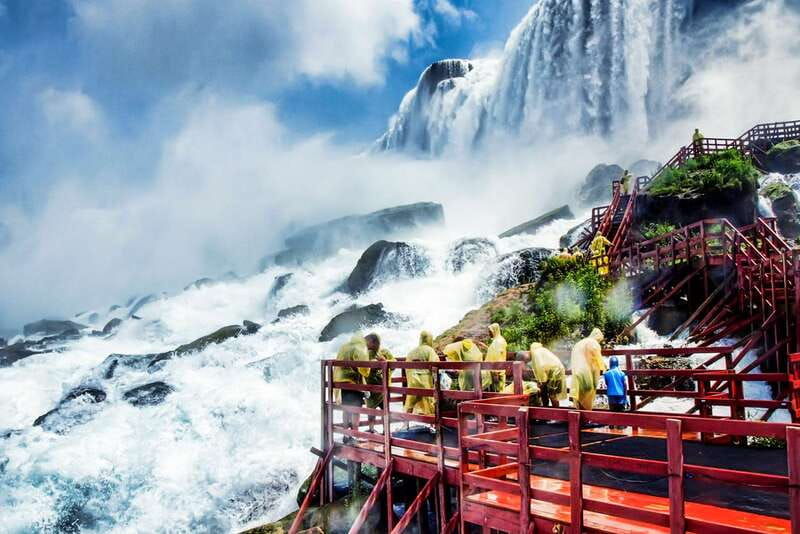 niagara-falls-usa-maid-of-mist-cave-of-winds-combo-tour-2