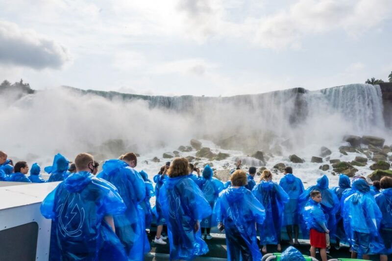 niagara-falls-usa-maid-of-mist-cave-of-winds-combo-tour