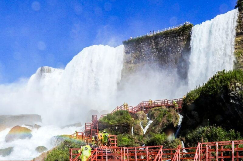 niagara-falls-usa-maid-of-mist-cave-of-winds-combo-tour