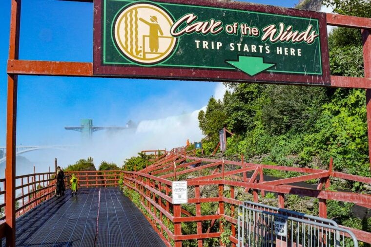 niagara-falls-usa-maid-of-mist-cave-of-winds-combo-tour