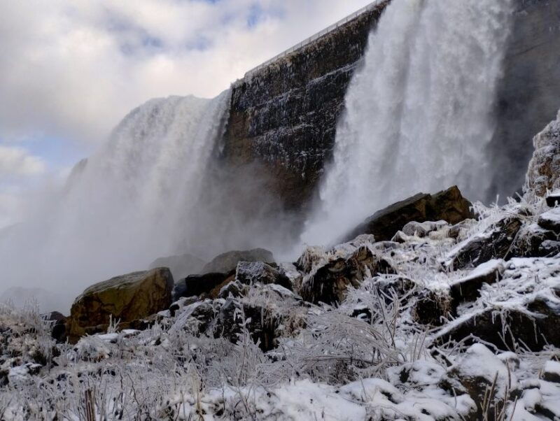 niagara-falls-usa-winter-tour-with-cave-of-the-winds-entry-2