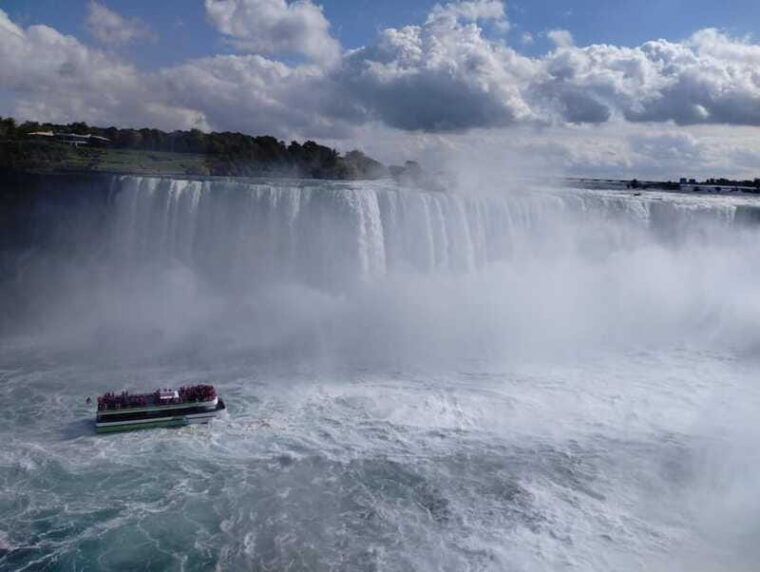 niagara-falls-usa-winter-tour-with-cave-of-the-winds-entry-2