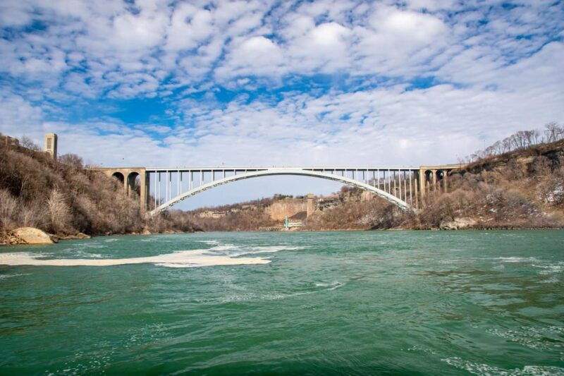 niagara-falls-vip-maid-of-the-mist-cave-of-the-winds-tour