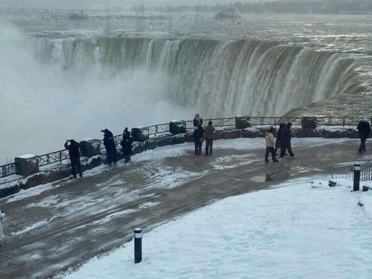 niagara-falls-winter-wonder-tour