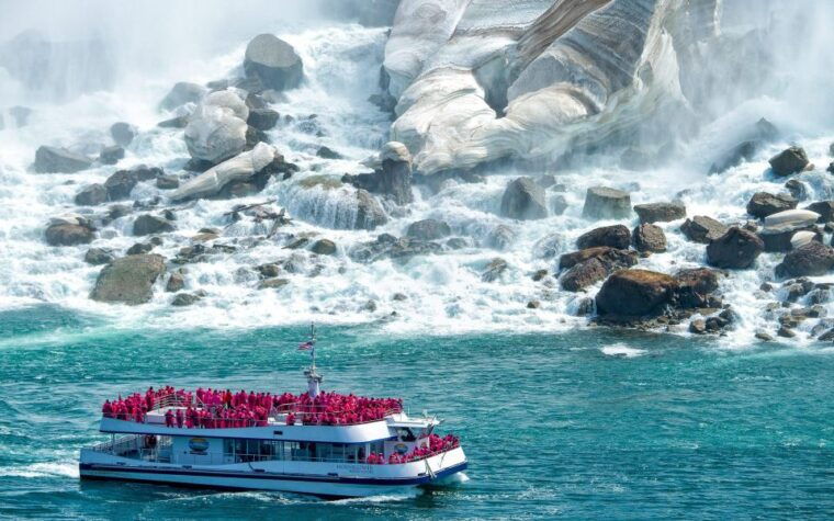 niagara-falls-winter-wonder-tour