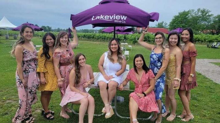 niagara-on-the-lake-wine-tour-with-tastings-and-lunch