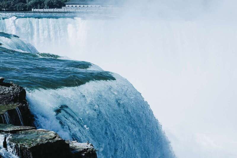 niagara-usa-daredevil-walking-tour-maid-of-mist-boat-ride-2