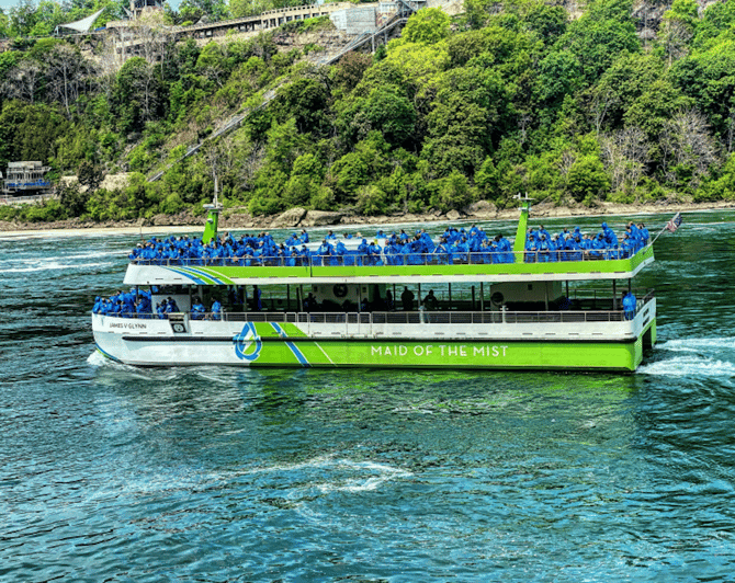 niagara-usa-daredevil-walking-tour-maid-of-mist-boat-ride