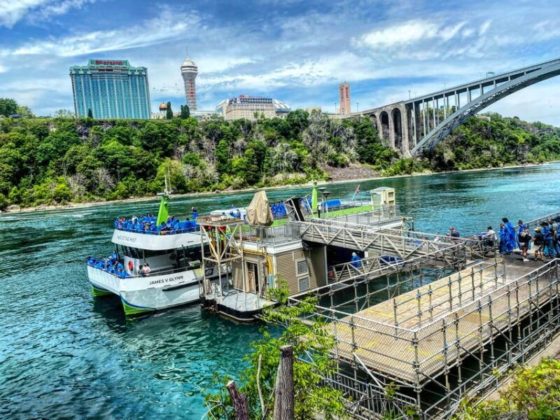 niagara-usa-daredevil-walking-tour-maid-of-mist-boat-ride