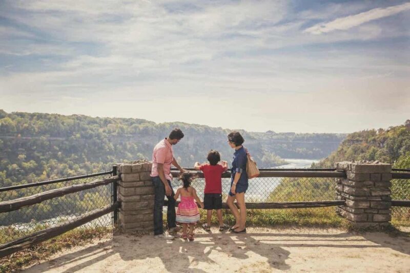 Niagara, USA: Falls Tour & Maid of the Mist with Transport - FAQs