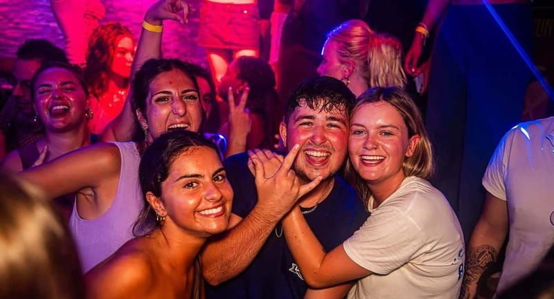 Nice: Party Bar Crawl, 4 Bars + 1 Club with VIP & Free Shots - Authentic Experiences from Travelers