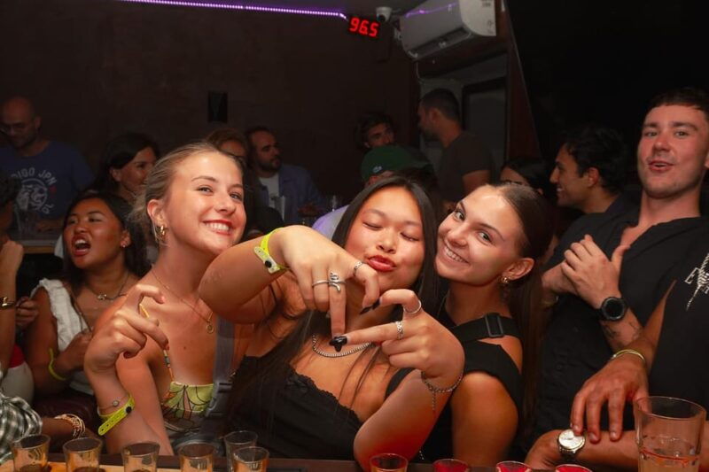 nice-pub-crawl-with-6-free-shots-and-vip-barsclub-access