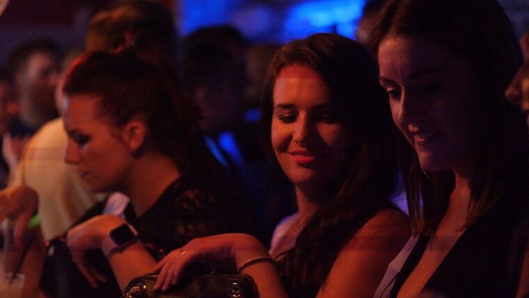 nice-riviera-bar-crawl-party-free-shots-vip-club-entry