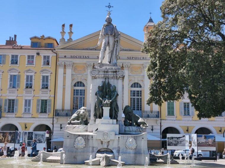 nice-sightseeing-walking-tour-with-certified-tour-guide