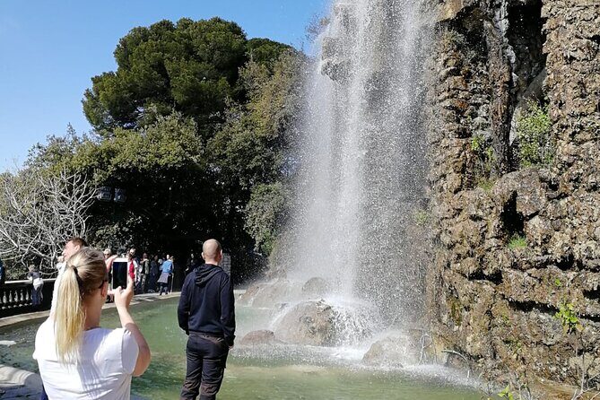 Nice Small-Group Old Town & Castle Hill Cultural Walking Tour with a Local Guide - Who Is This Tour Perfect For?