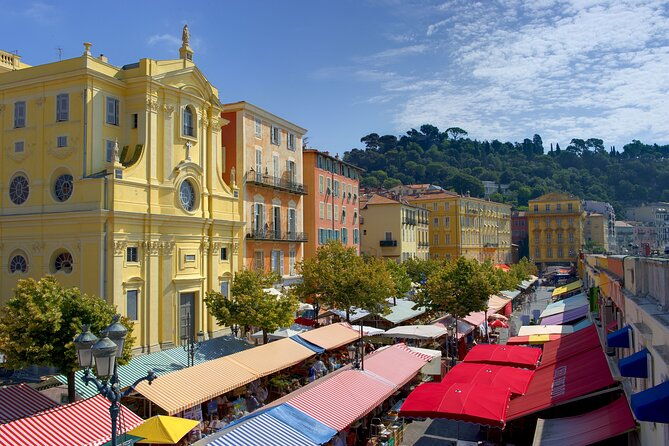 nice-walking-tour-old-city-and-castle-hill
