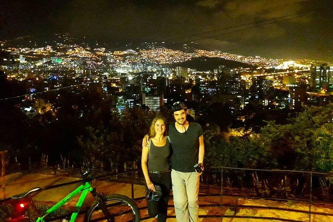 night-bike-tour-in-medellin-typical-snacks-beer-and-spectacular-viewpoints