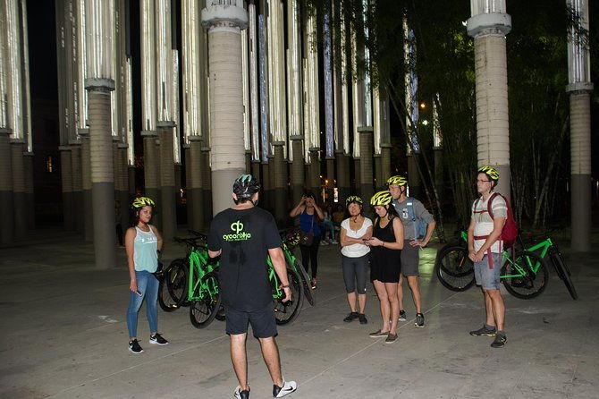night-bike-tour-in-medellin-typical-snacks-beer-and-spectacular-viewpoints