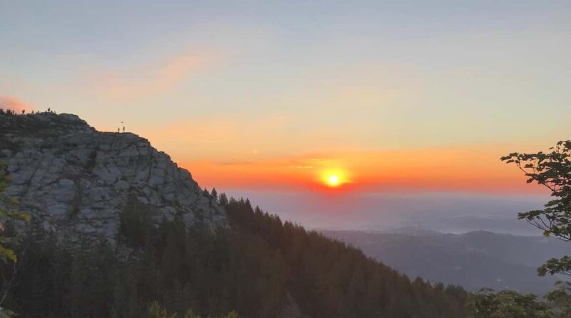 Night hike with guide to enjoy Marão mountain sunrise - Key Points