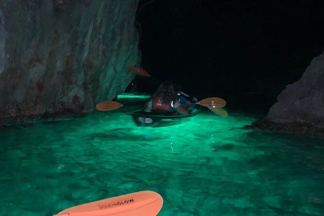 night-kayaking-with-liquid-glow