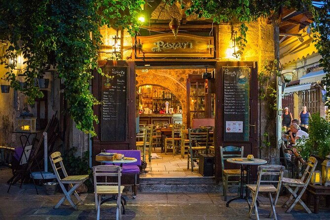 night-old-town-e-bike-gastro-tour-with-drink-meze-2