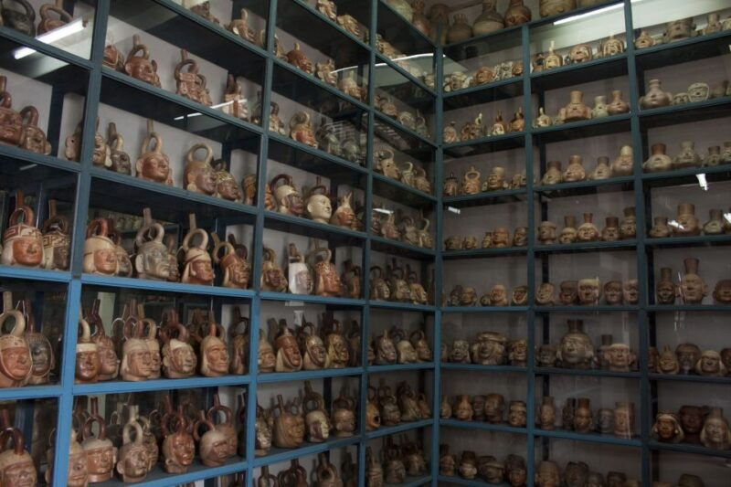 night-private-tour-to-art-museum-mali-magic-water-circuit