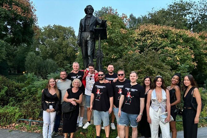 night-pubcrawl-tour-in-dusseldorf-shots-and-party