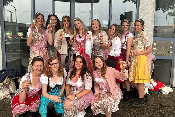 night-pubcrawl-tour-in-munich-shots-and-party