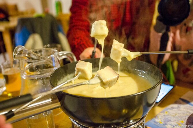 night-sledding-with-fondue