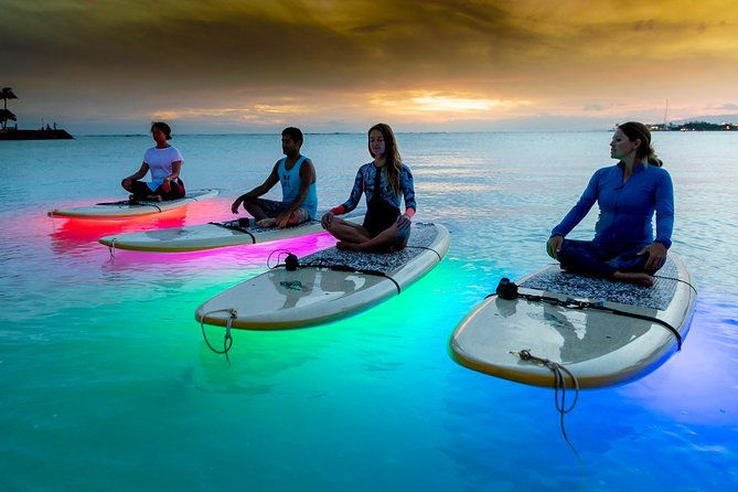 night-sup-yoga-in-honolulu-hawaii