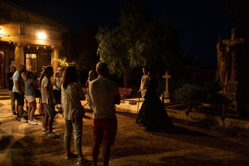 night-theatrical-visit-to-the-english-cemetery