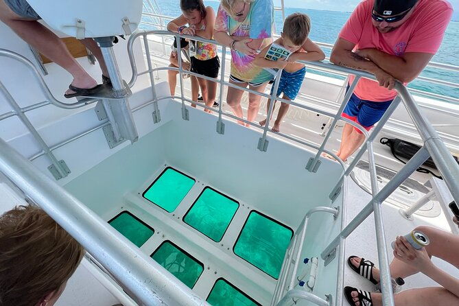 night-tour-glass-bottom-boat-in-islamorada