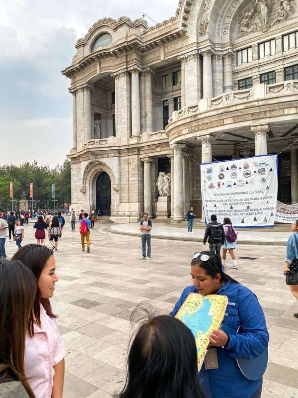 night-tour-of-cdmx-with-optional-torre-latino