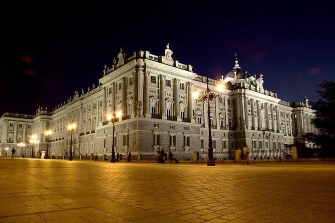 night-tour-of-enchanted-madrid