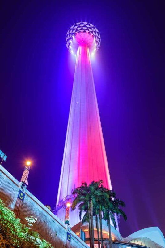 night-tour-of-petronas-twin-towers-kuala-lumpur