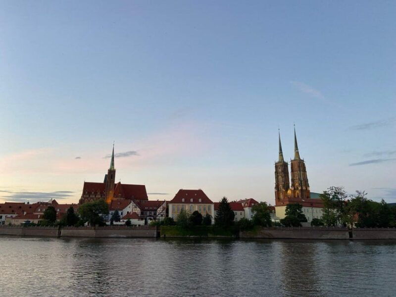 night-tour-through-wroclaw