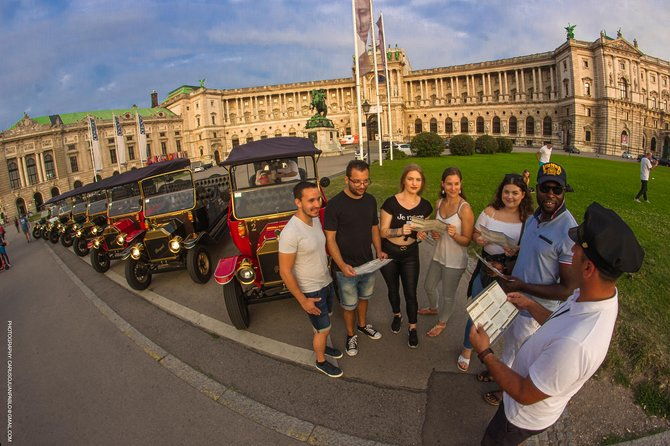 night-tour-with-private-guide-wine-or-prosecco