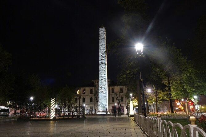 night-walking-tour-in-istanbul-old-city