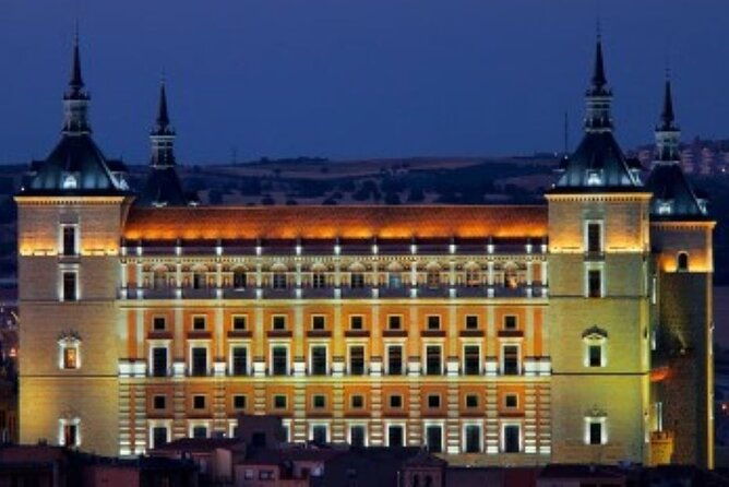 night-walking-tour-of-toledo-to-learn-about-secrets-and-legends