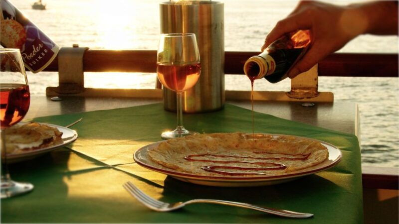 nijmegen-river-cruise-with-all-you-can-eat-dutch-pancakes