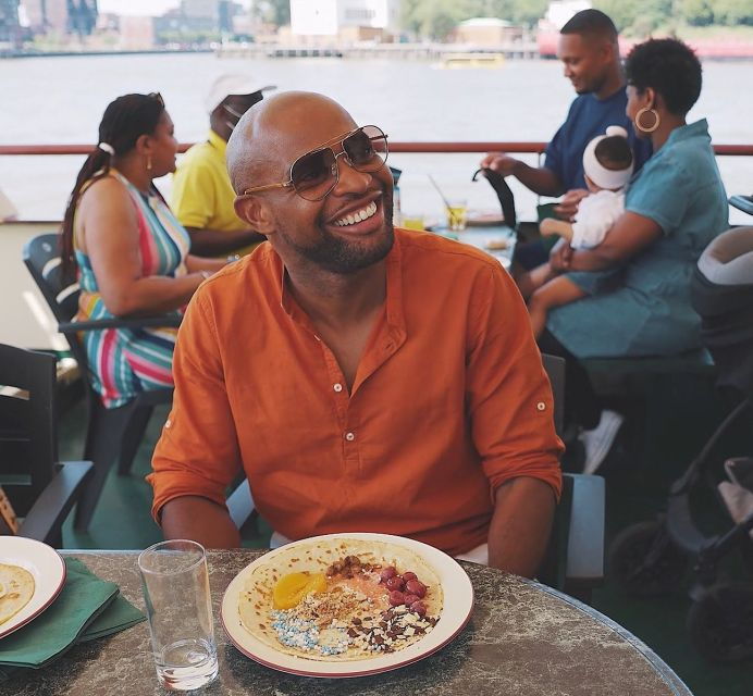 nijmegen-river-cruise-with-all-you-can-eat-dutch-pancakes