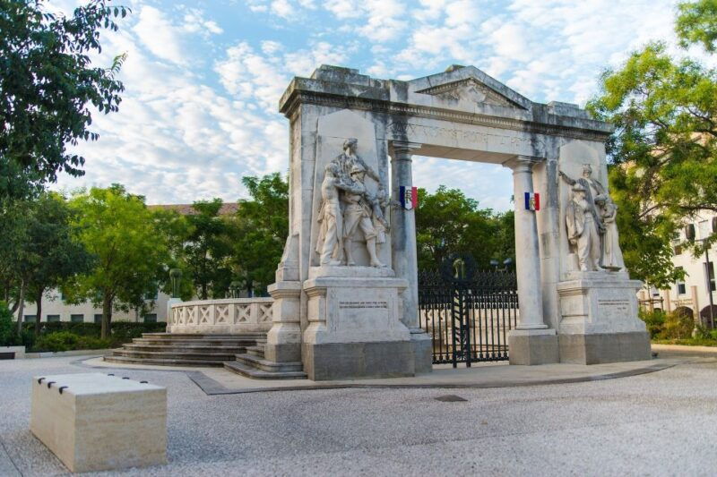 nimes-private-walking-tour-of-the-historical-center