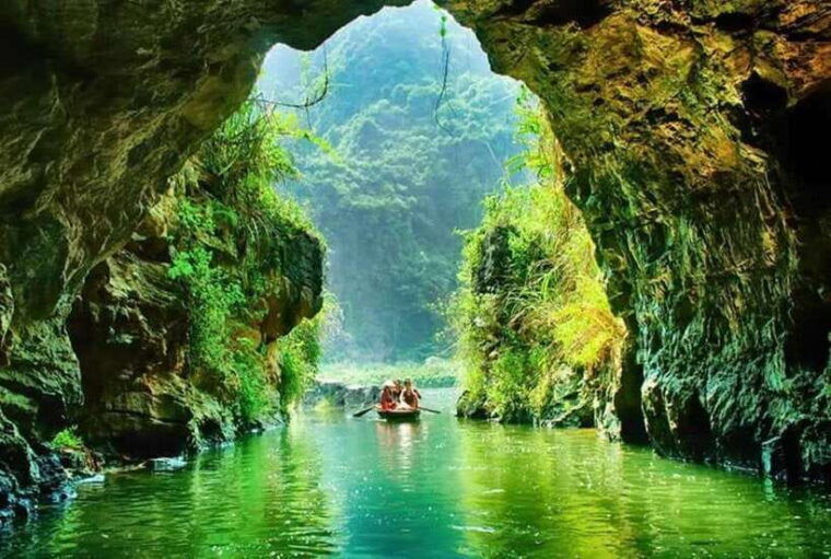 ninh-binh-1-day-tour-bai-dinh-trang-an-mua-cave-small-group