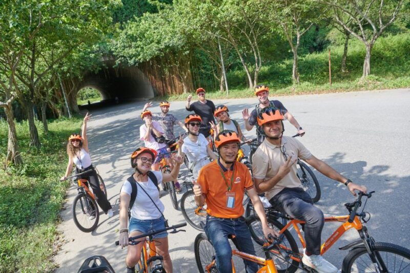 ninh-binh-1-dayhoalu-tam-coc-mua-cavebuffet-lunchlimo-bus