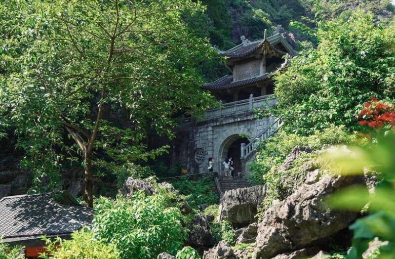 Ninh Binh daily tour (HOA LU  TRANG AN  MUA CAVE) - FAQ