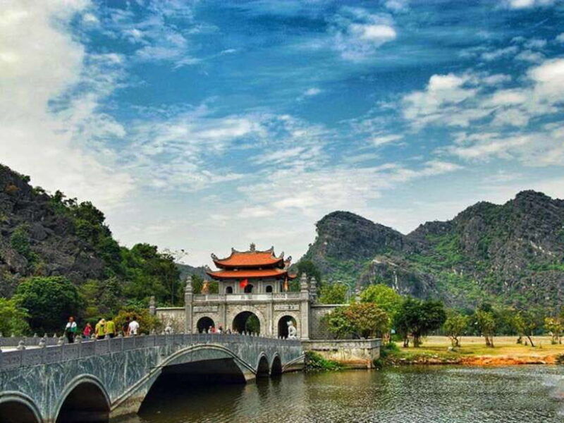 ninh-binh-day-tour-from-hanoi-hoa-lu-trang-an-and-mua-cave