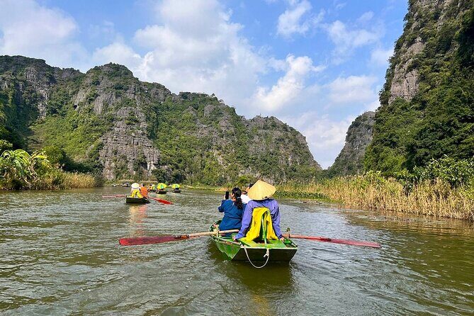 Ninh Binh Highlights: Hoa Lu Temples & Tam Coc Boat Ride Day Trip - Key Points